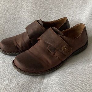 B.o.c. Brown Leather loafers Size 9.5